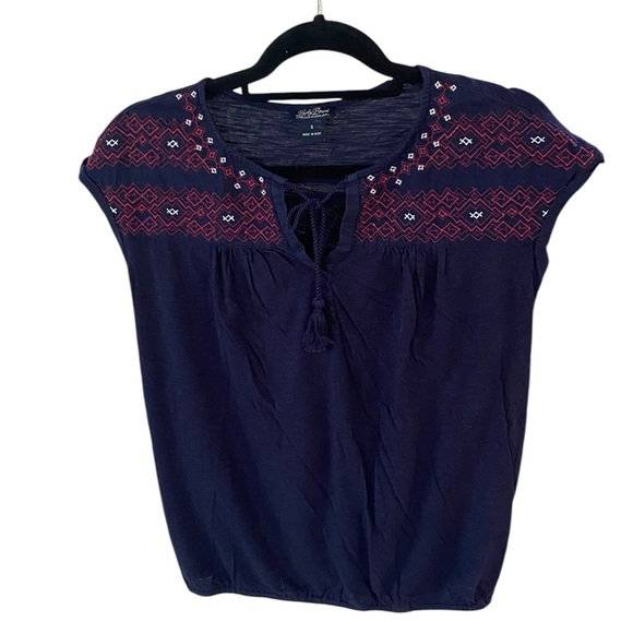 Lucky Brand Navy Blue Embroidered on Red/White Peasent Boho Short Sleeve Blouse - Picture 1 of 9